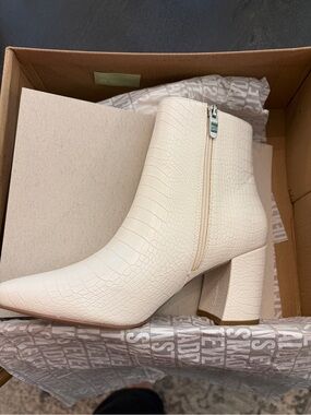 New Steve Madden Bone Croc-Embossed Pointed Toe Block Heel Booties